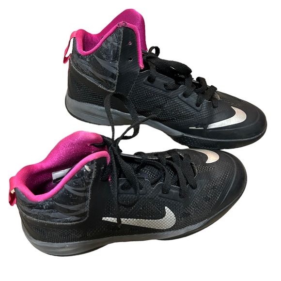 Nike Hyperfuse 2013 SZ 5y Black Metallic Silver Dark Grey Pink - Picture 3 of 5